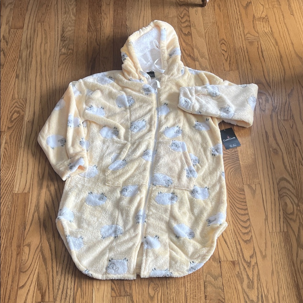 Cozy Cream Hooded Women’s robe with sheep print
